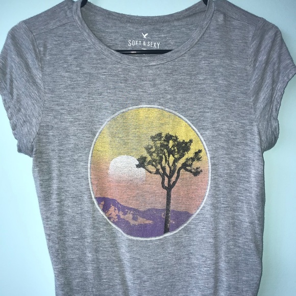 American Eagle “Soft and Sexy” Tee - Picture 1 of 1